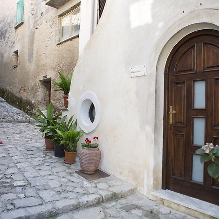 B&B Casa Antonia Trentinara Bagian luar foto