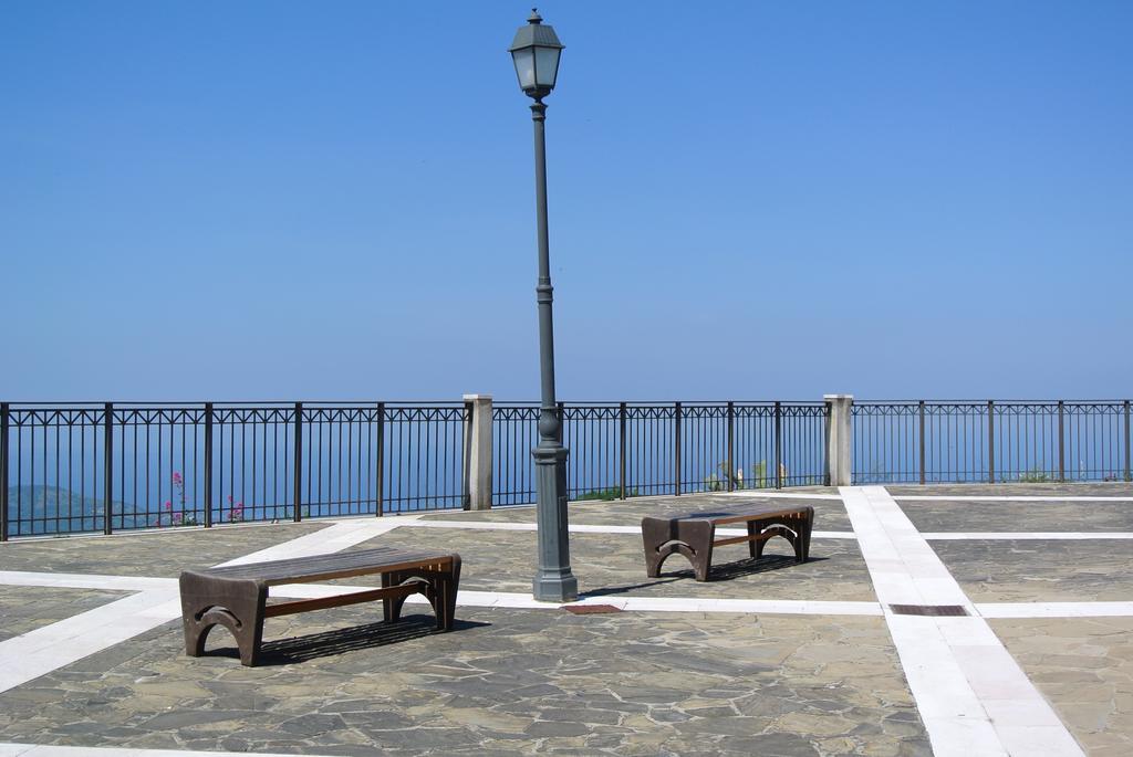 B&B Casa Antonia Trentinara Bagian luar foto