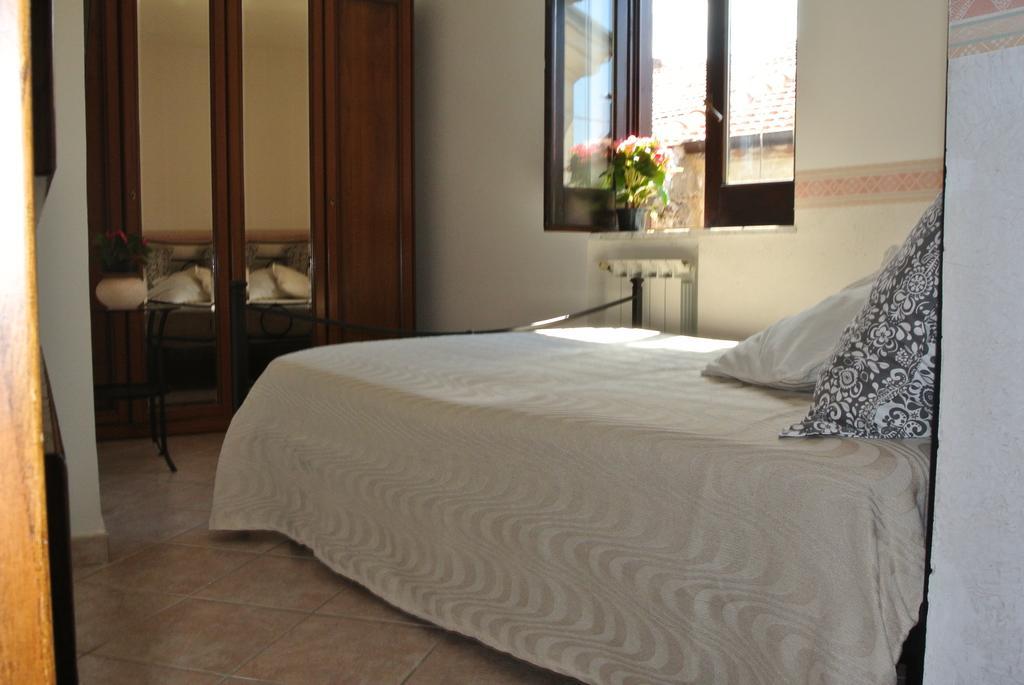 B&B Casa Antonia Trentinara Bagian luar foto