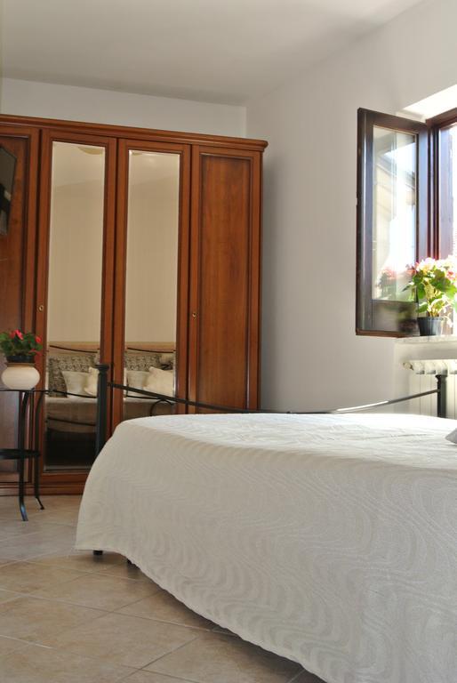 B&B Casa Antonia Trentinara Bagian luar foto