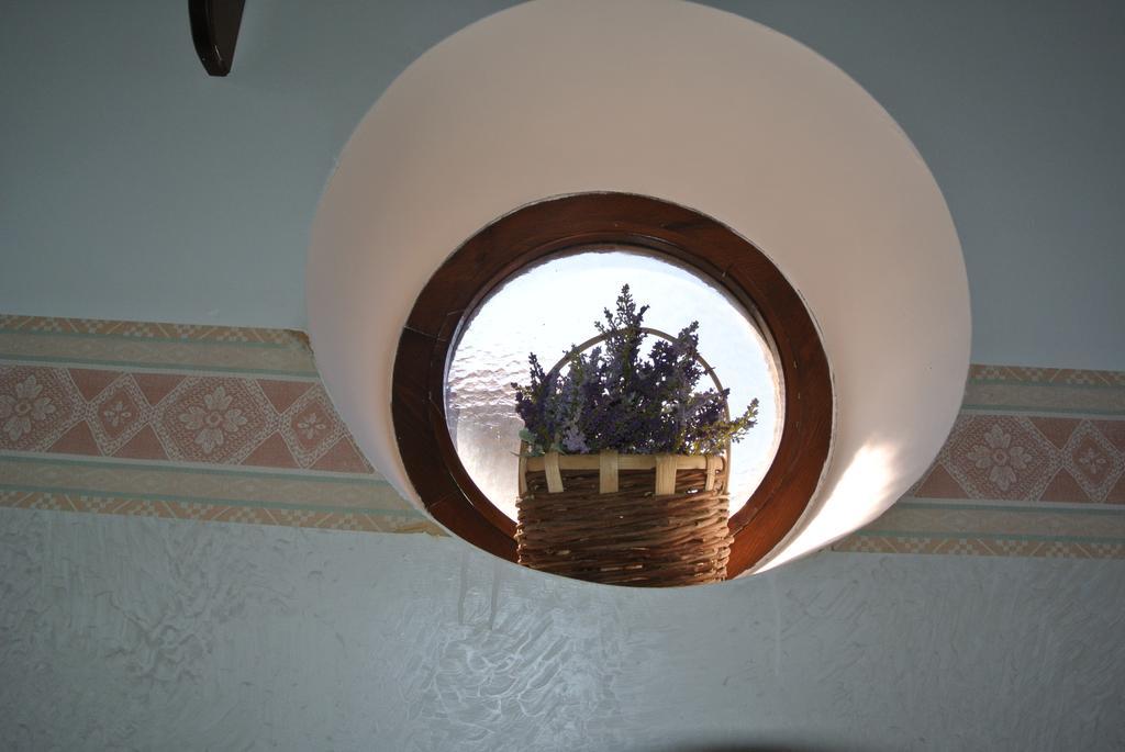 B&B Casa Antonia Trentinara Bagian luar foto