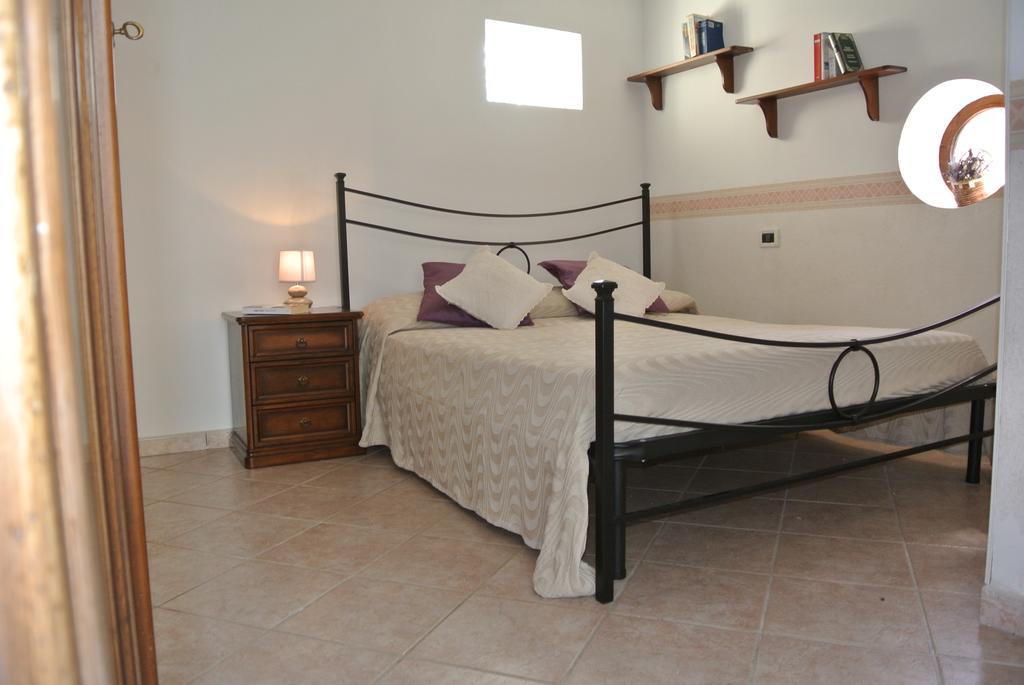 B&B Casa Antonia Trentinara Bagian luar foto