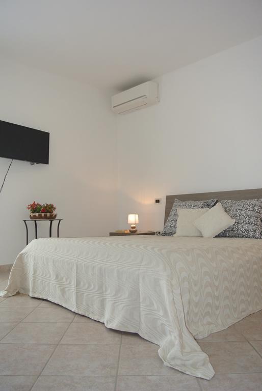 B&B Casa Antonia Trentinara Bagian luar foto