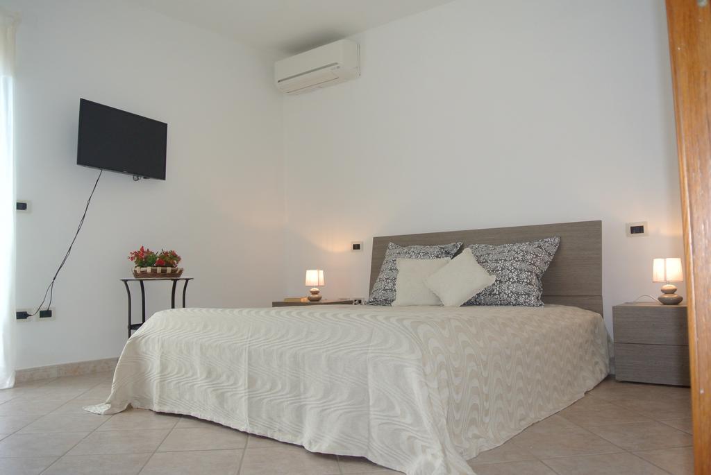 B&B Casa Antonia Trentinara Bagian luar foto