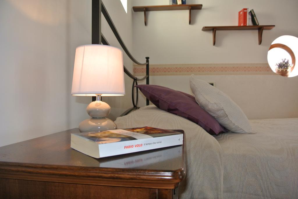 B&B Casa Antonia Trentinara Bagian luar foto