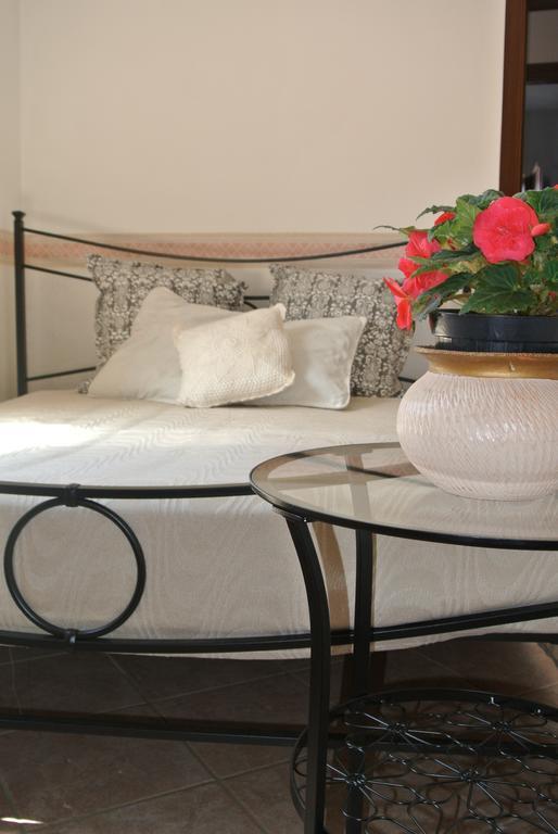 B&B Casa Antonia Trentinara Bagian luar foto