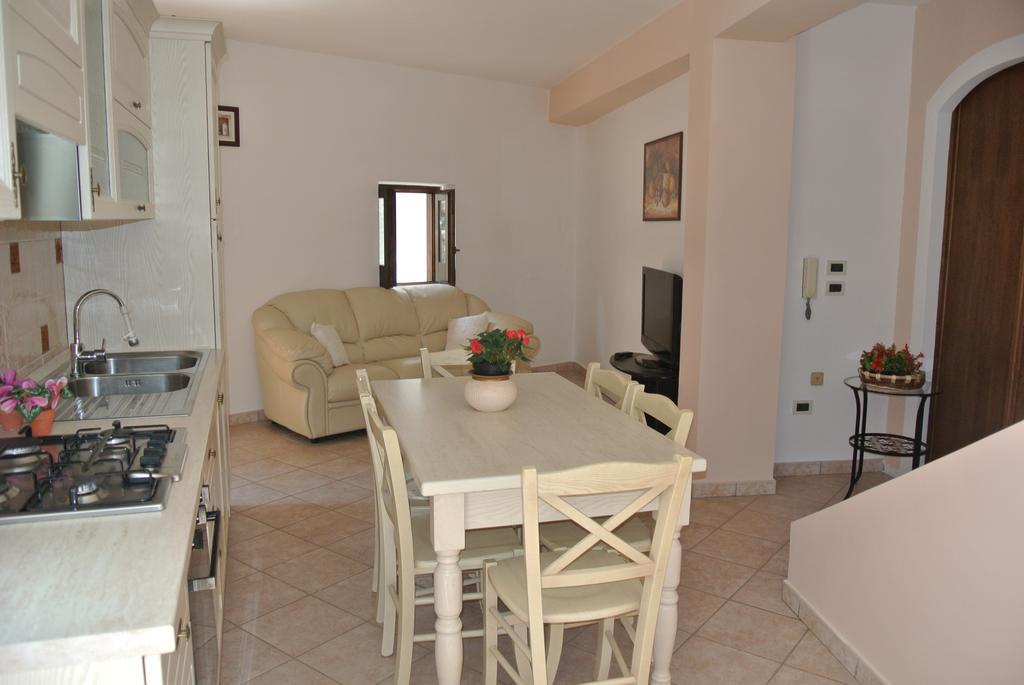 B&B Casa Antonia Trentinara Bagian luar foto
