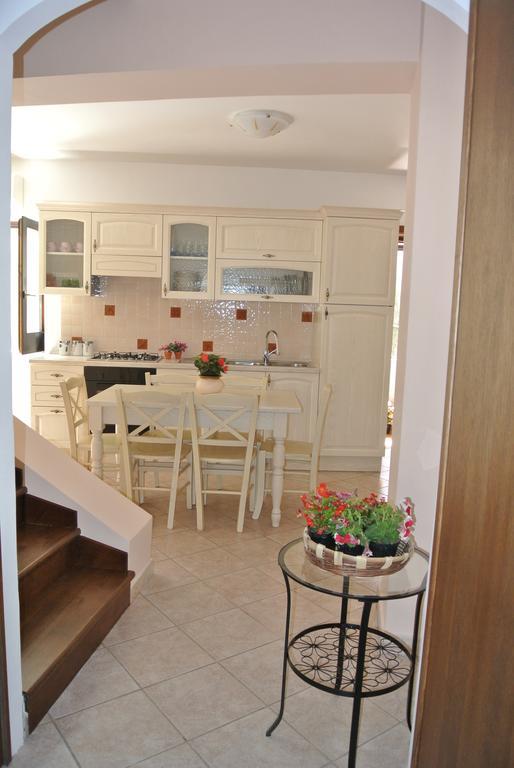 B&B Casa Antonia Trentinara Bagian luar foto