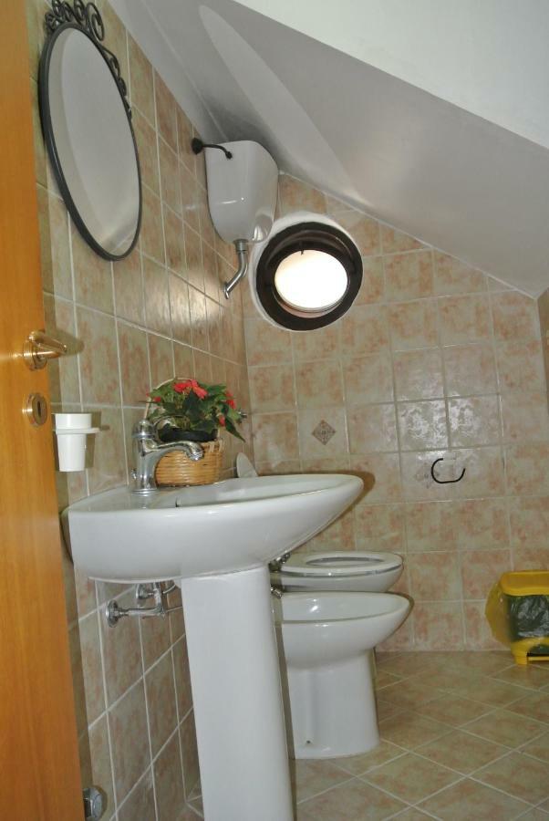 B&B Casa Antonia Trentinara Bagian luar foto